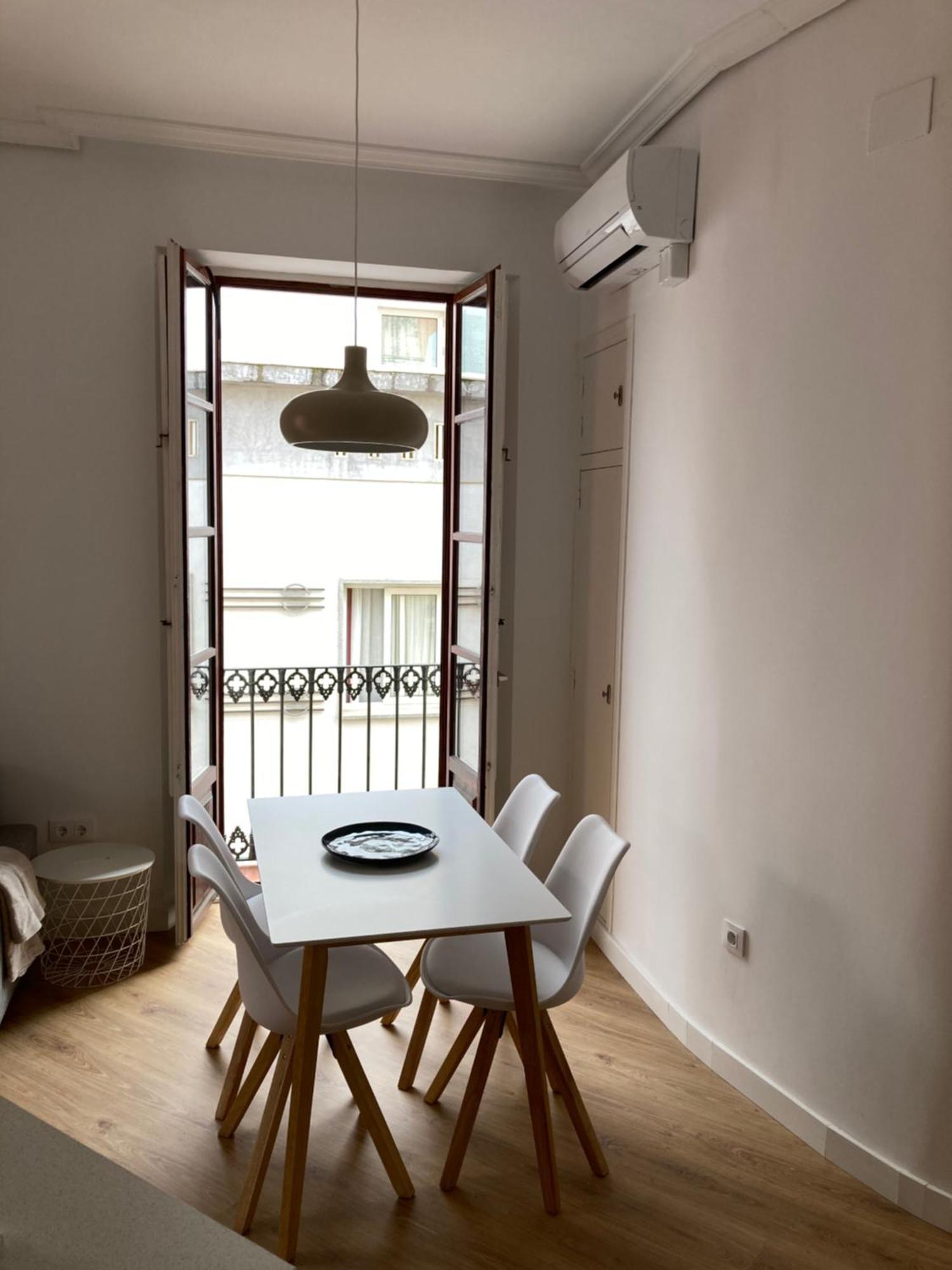 Eduardo Dato 9 Apartment *